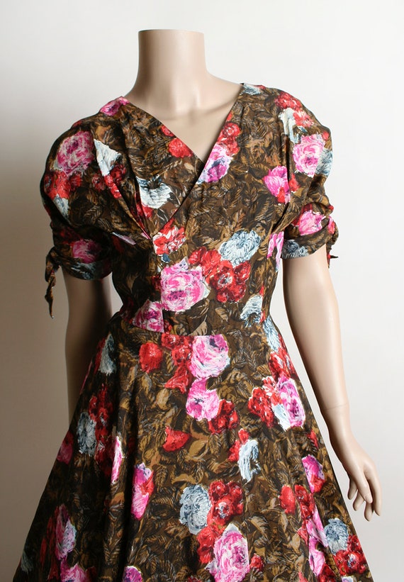 Vintage 1950s Dress - Rose Print Pink & Red on Br… - image 2