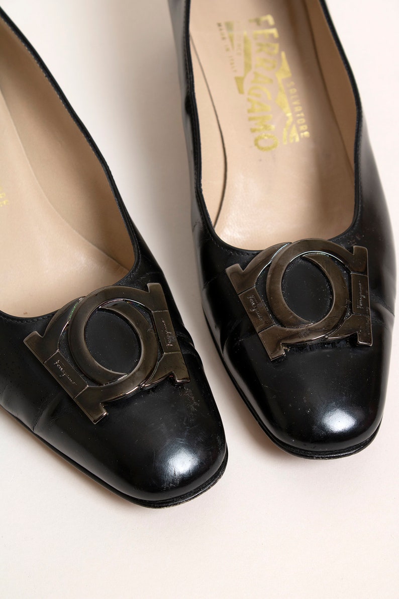 ferragamo kitten heels