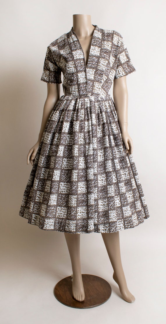 Vintage 1950s Dress - Light Taupe Brown Black and… - image 3