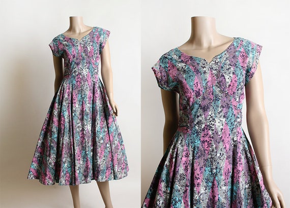 Vintage 1950s Dress - Harlequin Novelty Print Con… - image 1