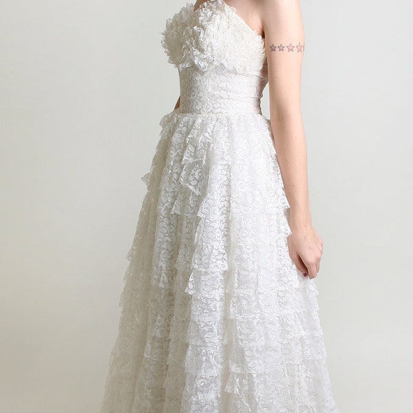 Vintage 1950s Wedding Dress - Strapless Pure Snow White Winter Ruffle Lace Dress - Small