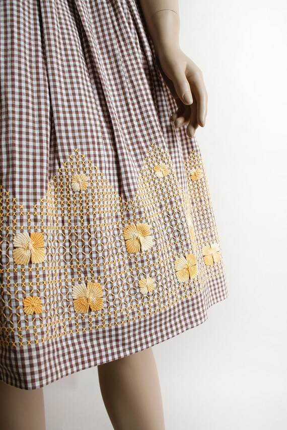 Vintage 1960s Gingham Dress - Floral Embroidered … - image 6