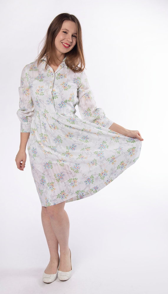 Vintage 1960s Dress - Pastel Light Floral Spring … - image 5