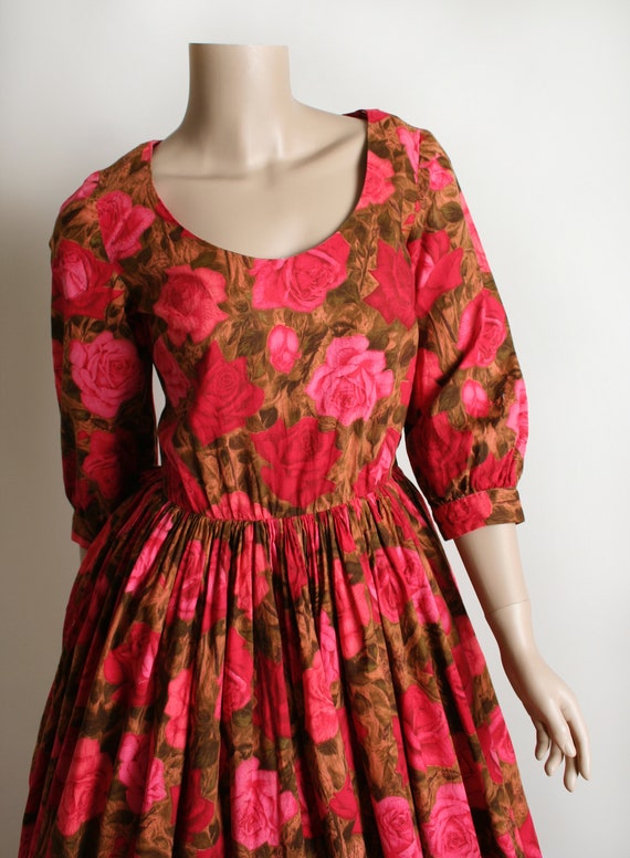 Vintage 1950s Rose Print Dress - Early 1960s Cott… - image 5