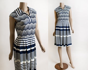 Vintage 1970s Chevron Striped Dress - Box Pleated Skirt in Navy Blue and White - Nancy Greer Ombre Striped Zig Zag Eye Trick Preppy Small M