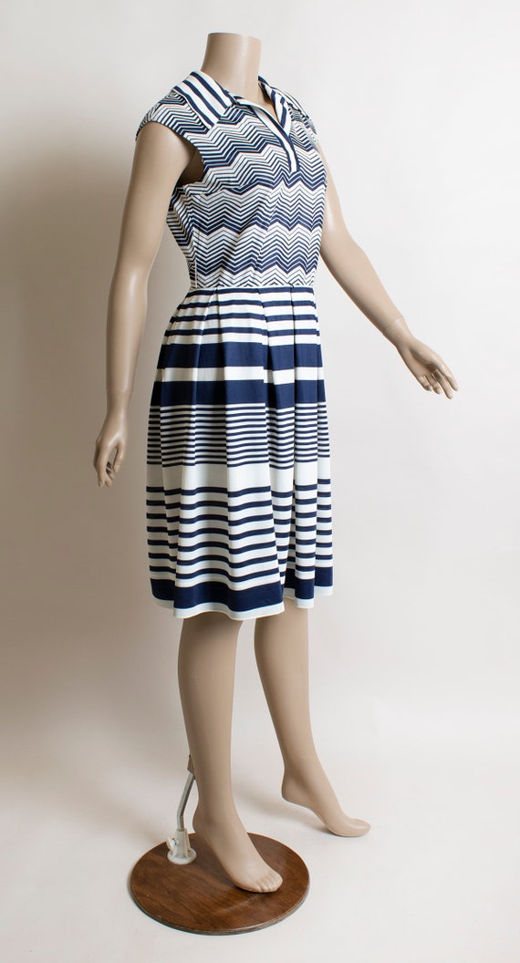 Vintage 1970s Chevron Striped Dress - Box Pleated… - image 3