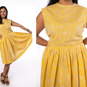 Vintage 1960s Dress - Lemon Yellow Mini Floral Print Cotton Day Dress - Spring Style Pastels - Light Airy - Medium Large