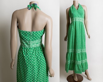 Vintage 1970s Maxi Dress - Bright Kelly Green Floral Print Halter Floor Length Maxi Cotton Day Dress - Prairie Style - Small