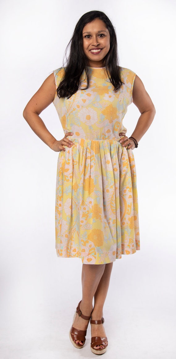 Vintage 1960s Floral Dress - Spring Pastel Yellow… - image 2