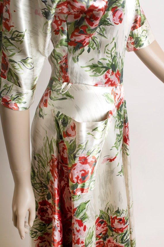 Vintage 1940s Dressing Gown - Cabbage Rose Print … - image 8