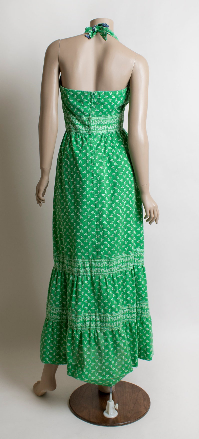 Vintage 1970s Maxi Dress Bright Kelly Green Floral Print Halter Floor Length Maxi Cotton Day Dress Prairie Style Small image 5