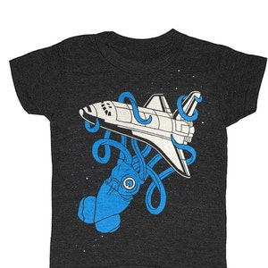 KIDS Squid vs Space Shuttle - T-shirt  Retro Vintage 2001 Science SciFi Geek Kraken Spaceship UFO Monster Kraken Awesome Triblend Tshirt