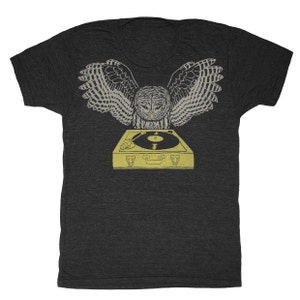 DJ Owl Unisex Mens T-shirt Tee Shirt Record Bird Feathers Retro