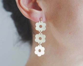 Triple Daisy Flower Earrings | Daisy Earrings | Flower Drop Earrings | Minimalist Earrings | Modern Jewelry | Brass Earrings | Hammered |