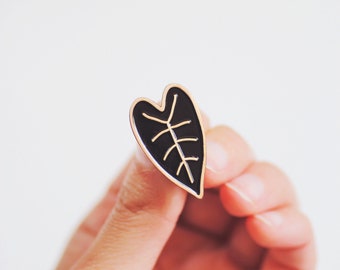 Heart Leaf Enamel Pin | Leaf Lapel Pin | Leaf Enamel Pin | Nature Pin | Leaf Badge | Black Leaf Pin | House Plant Pin | Plant Lapel Pin