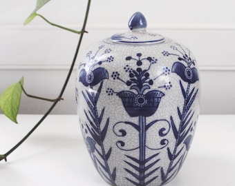 Vintage Ginger Jar, Temple Jar - Chinese Chinoiserie Floral Blue and White Porcelain