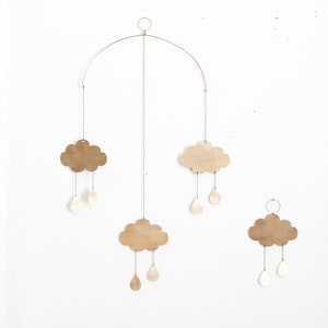 Rain Cloud Brass Mobile / Metal Mobile / Brass Wall Hanging / Decoración de pared / Decoración del hogar / Metal Wall Hanging / Nursery Mobile / Crib Mobile