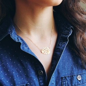 Small Monstera Leaf Necklace | Monstera Necklace | Leaf Necklace | Leaf Jewelry | Monstera Jewelry | Palm Leaf Necklace | Monstera Gold