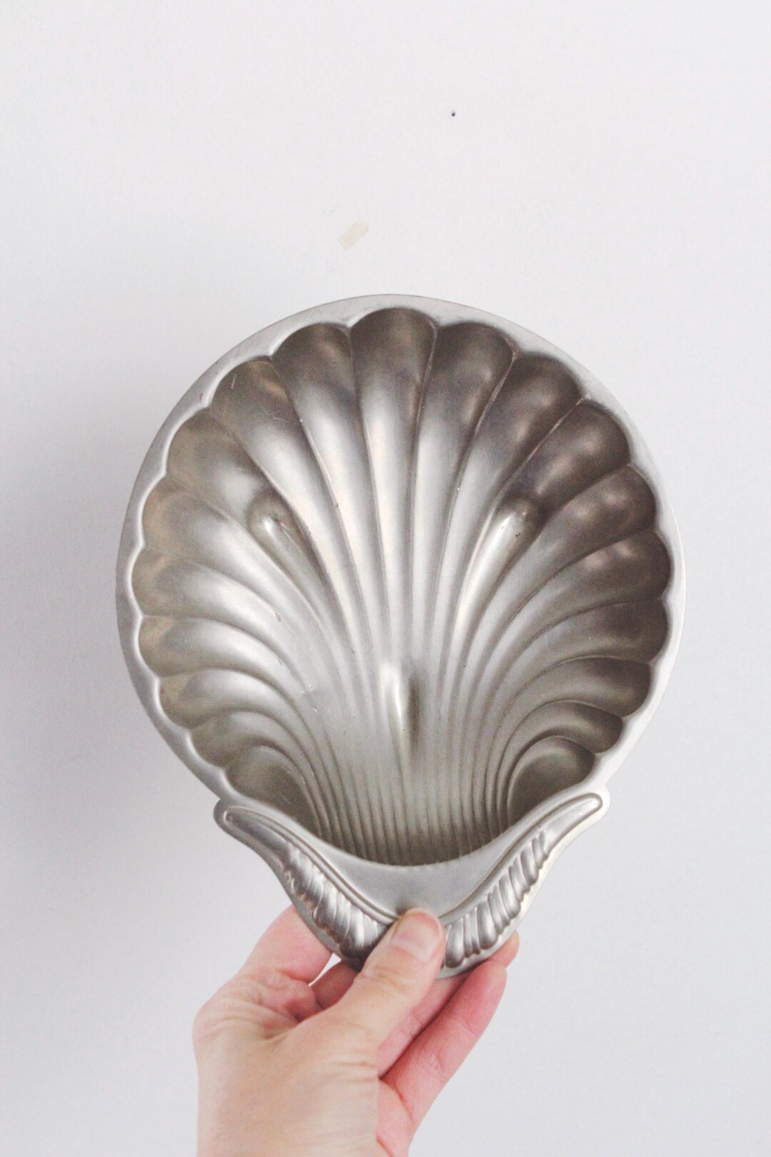 Plated Shells Vintage Silver-plated Scalloped Seashell Shell Serving or Trinket Dish ...
