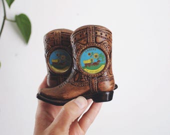 Vintage keramische cowboylaars Kansas zoutpeperstel Japan halverwege de eeuw westerse souvenir
