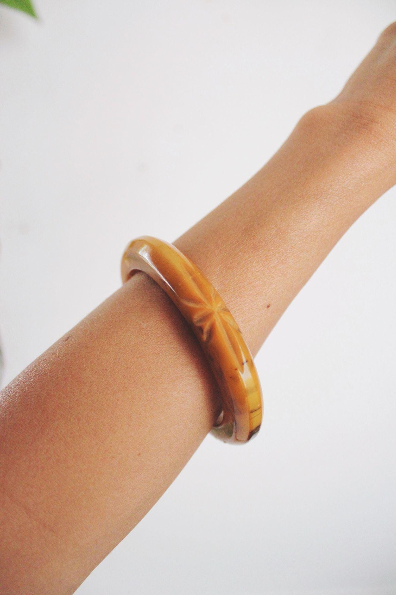 ベークライト バングル Bakelite bangle - Etsy 日本