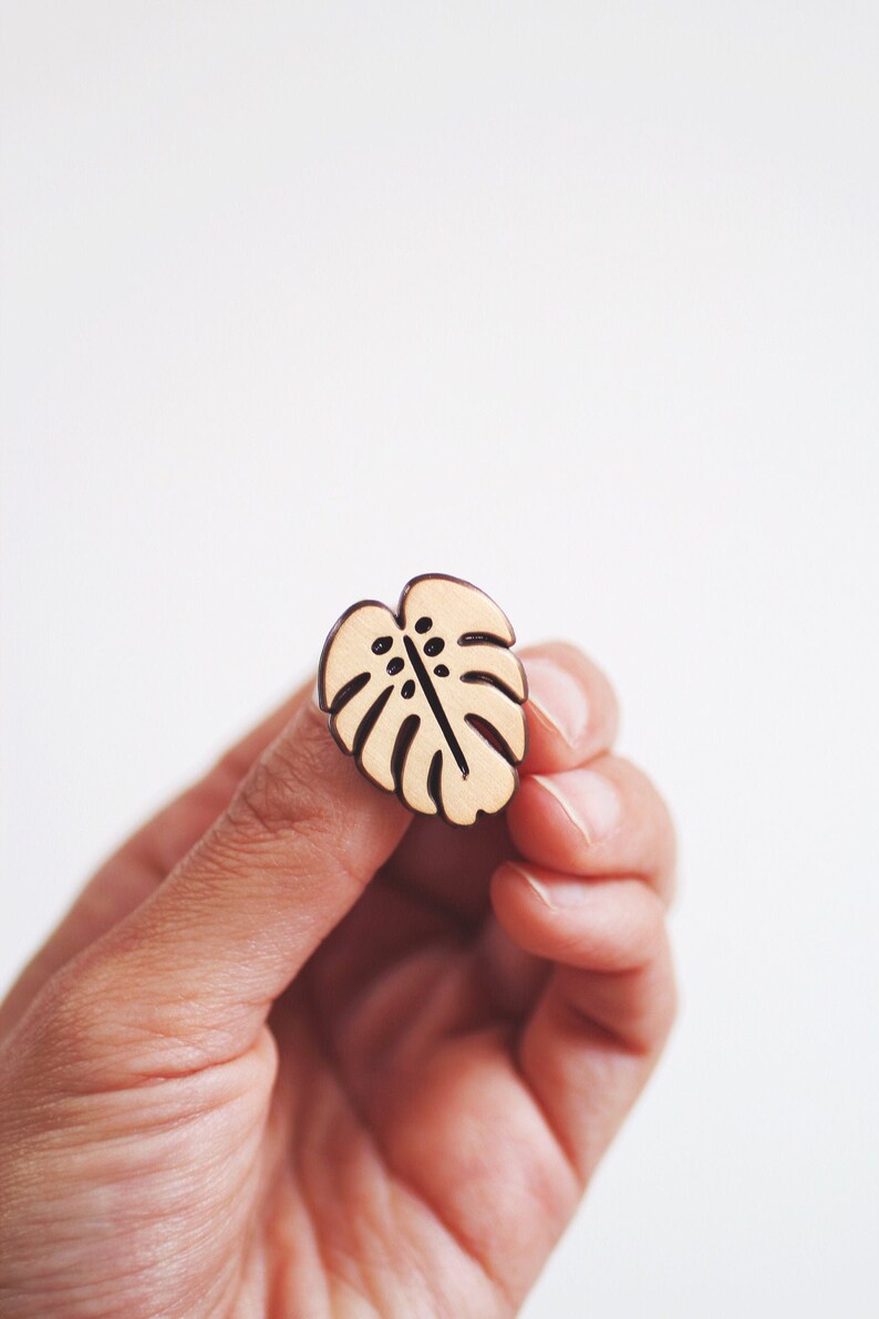 Monstera Enamel Pin Monstera Pin Monstera Leaf Pin Leaf Lapel Pin Leaf Enamel Pin Nature Pin Monstera Lapel House Plant Pin image 1