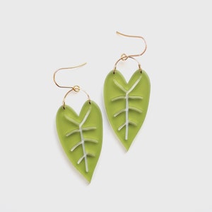 Heart Leaf Acrylic Earrings | Leaf Earrings | Plant Earrings | Minimalist Earrings | Modern Jewelry | Acrylic Earrings