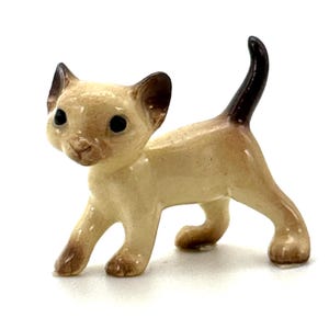 Hagen-Renaker Miniature Figurine Siamese Cat Standing Vintage porcelain Curio Cabinet Miniature printer tray collectible