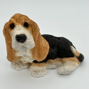 Stone Critters Basset Hound VTG dog figurine, dog sculpture, Basset dog décor, vintage dog SC082 Basset Hound USA