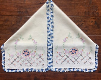 Vintage Flowers on Trellis Table Runner, Dresser Scarf, Doily, 39"...Hand Embroidered Floral Design, Hand Crochet Lace Edge Trim 1940s-1950s