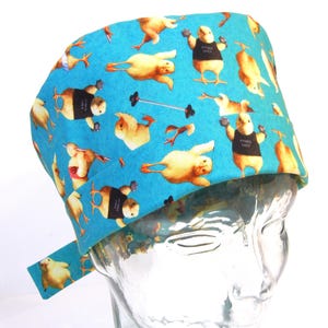 Medicinsk kirurgisk skrubbhatt med knytband och fitnessträning, kycklingar, kycklingar, blågrön