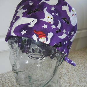 Tie Back FOLDING BAND Sombrero de exfoliación médica quirúrgica con murciélagos fantasmas de Halloween morados