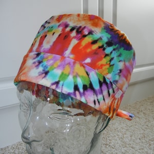 Cappello per scrub medico chirurgico con fascia pieghevole sul retro con tintura per cravatta Groovy