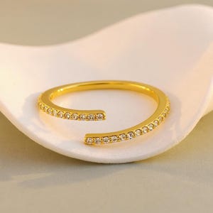 Wrap Ring Gifts for Women, Open Ring, Adjustable Ring Spiral Ring Twist Ring Dainty Diamond Stacking Ring, Gift for Her