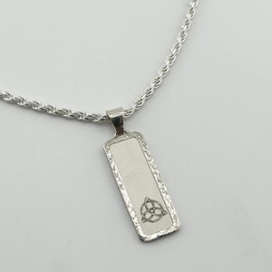Pendentif en argent gravé symbole de la Trinité - Joaillerie personnalisée