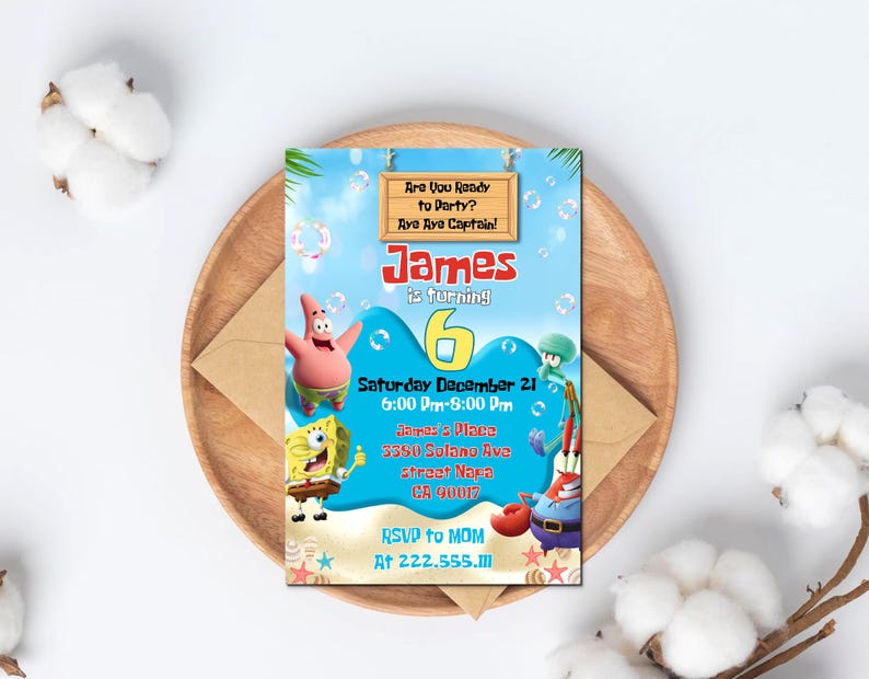 K&ouml;nnte beinhalten: Eine blaue und gelbe Geburtstagseinladung mit einer Zeichentrickfigur von SpongeBob Schwammkopf und Patrick Star. Die Einladung ist f&uuml;r einen 6-j&auml;hrigen Jungen namens James. Die Einladung enth&auml;lt Datum, Uhrzeit und Ort der Party. RSVP-Informationen sind ebenfalls enthalten.