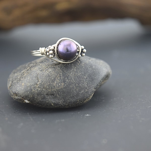 Sterling Silver Iris Purple Pearl and Bali Bead Ring