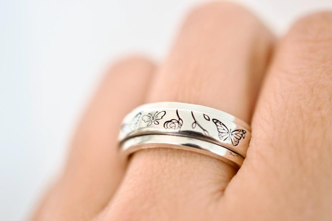 Anillo giratorio con forma de mariposa y flores - Fidget Ring