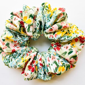 Scrunchie floreale, Scrunchie floreale in cotone, Scrunchie floreale, Scrunchie jumbo, Scrunchie floreale XL, Scrunchie floreale colorato, Scrunchie