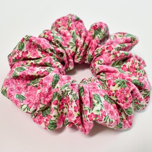 Scrunchie floreale, Scrunchie di cotone rosa, Scrunchie floreale rosa, Scrunchie floreale XL, Scrunchie floreale, Scrunchie floreale rosa