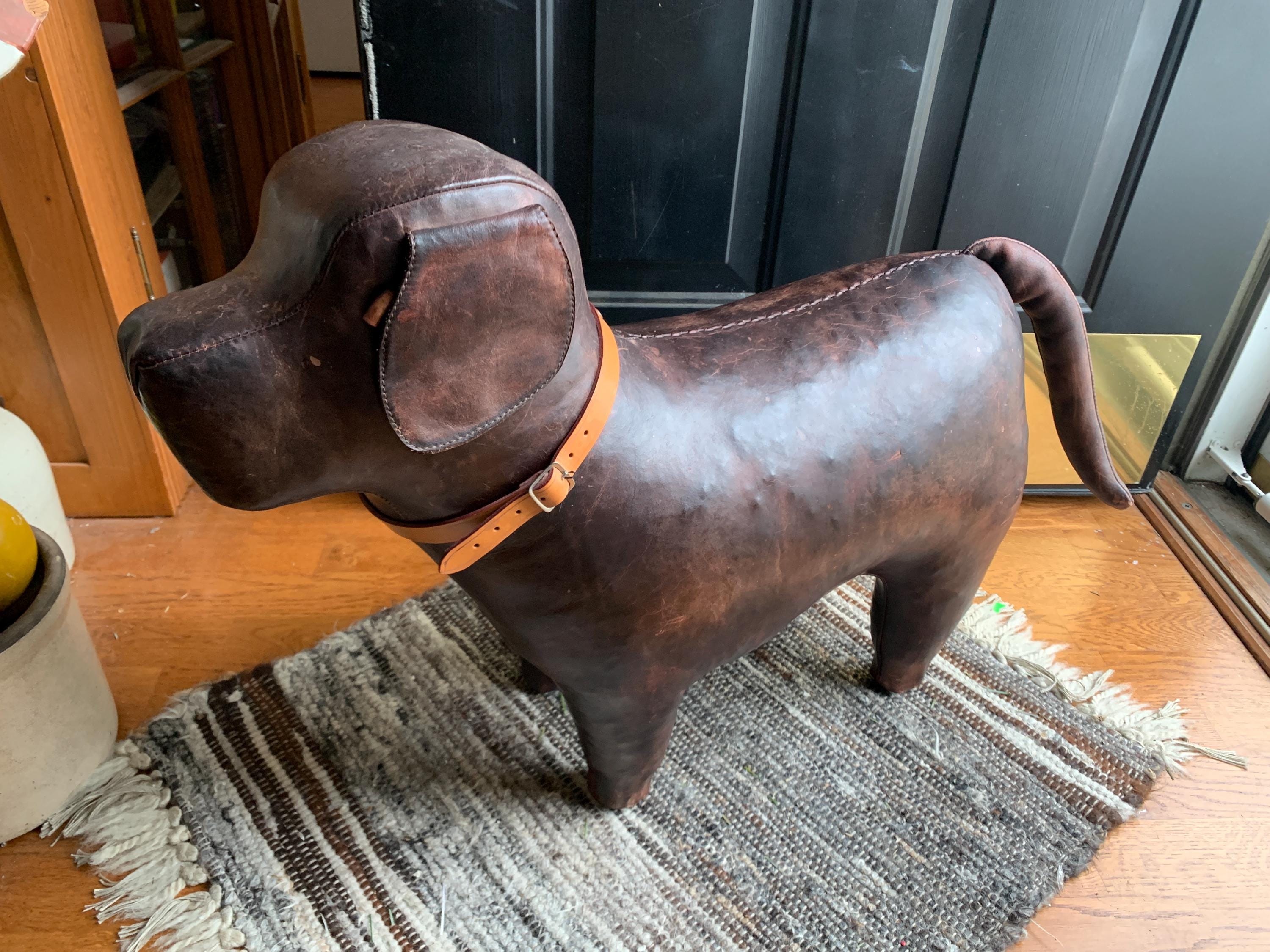 Leather Labrador Ottoman, Omersa Dog Lovers Handcrafted, Leather
