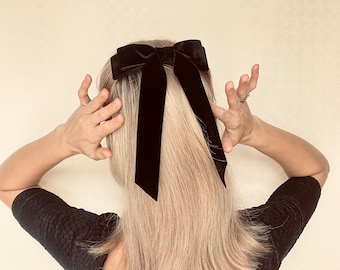 Oversized Black Velvet Bow: Elegant Formal Hair Clip