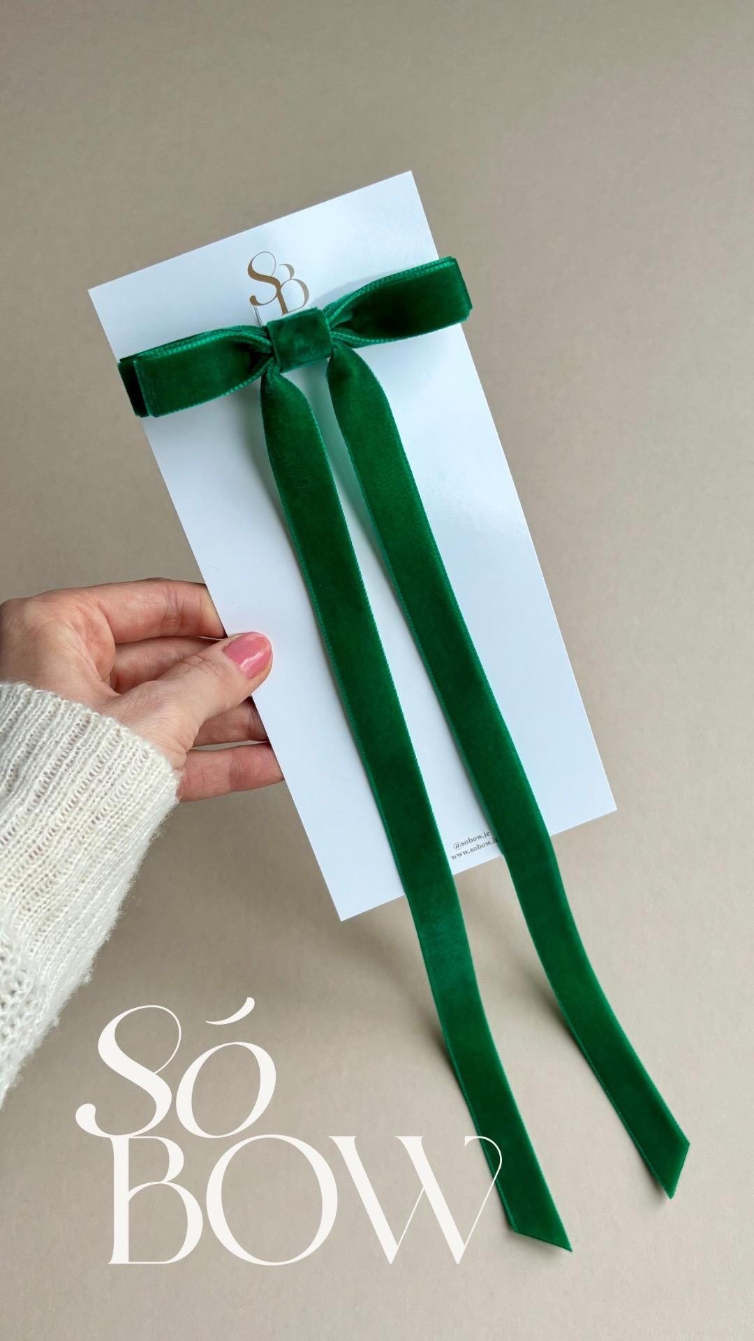 Fiocco per capelli in velluto verde, accessorio per capelli in smeraldo irlandese, fiocco di lusso fatto a mano, fermaglio per capelli con nastro lungo, fiocco per capelli per il giorno di San Patrizio, fiocco per le feste a trifoglio