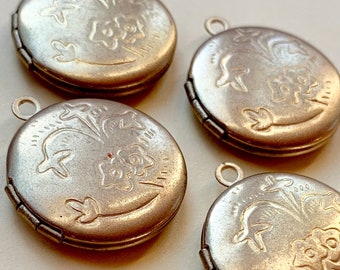 6 Large Vintage Brass Gold Pendant Lockets with Pattern 25mm