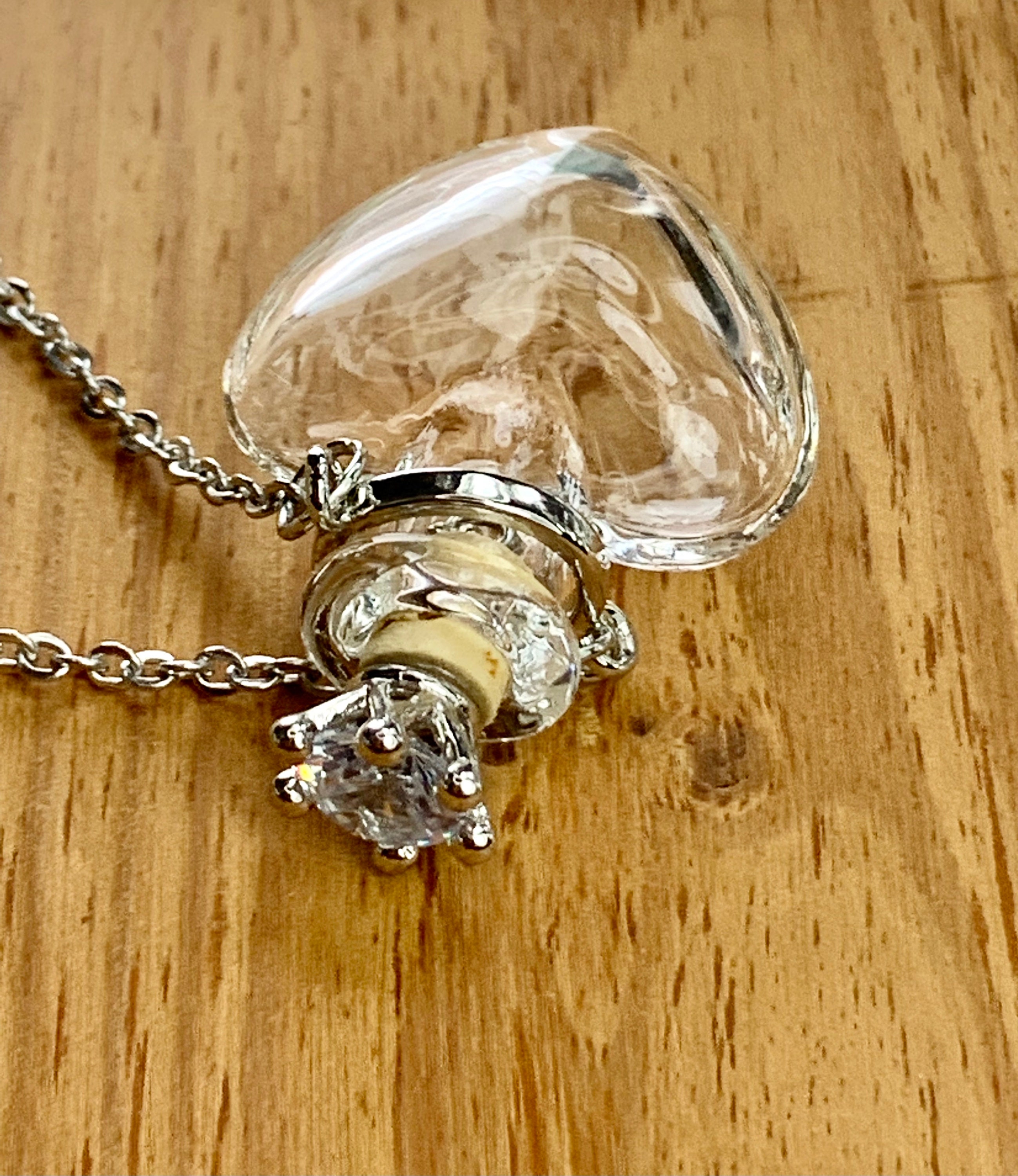 Ciondolo Grande In Cristallo Di Rocca Brasiliano 7 Ct Con Catena In Argento &ndash; Tema Animale