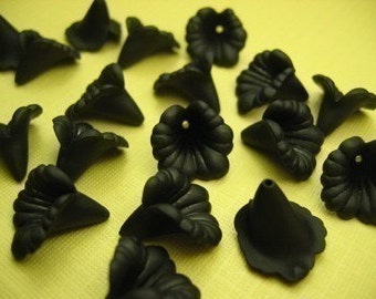 20 Large Vintage Black Calla Lilly Lucite beads 15mm
