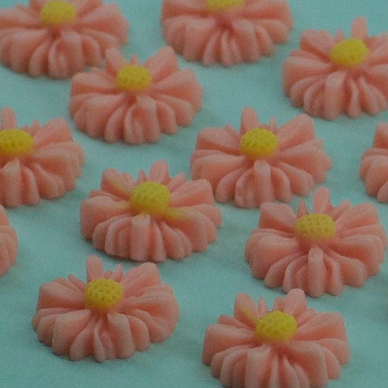 30 Pink Flower Daisy Cabochons Flat Back 13mm