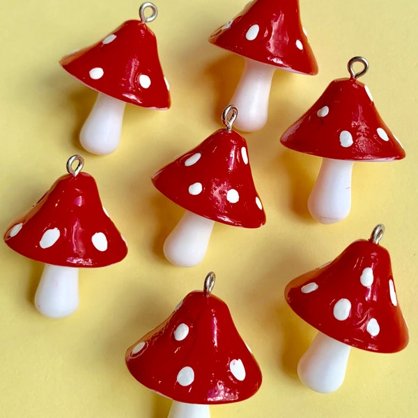 6 Mushroom Charm Pendant Beads