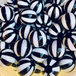 10 Black and White Stripe Beads Vintage Re Make 16mm