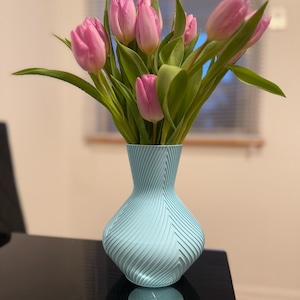 Minimalist Ripple Vase: 3D Printed Modern Home Decor